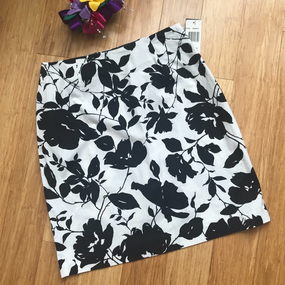 Logic mini skirt